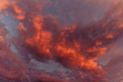 Foto profissional grátis de cair da noite, céu com cores intensas, nuvens