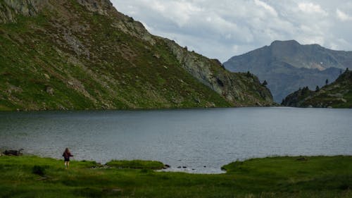 Gratis arkivbilde med bakgrunnsbilde, dal, fjell