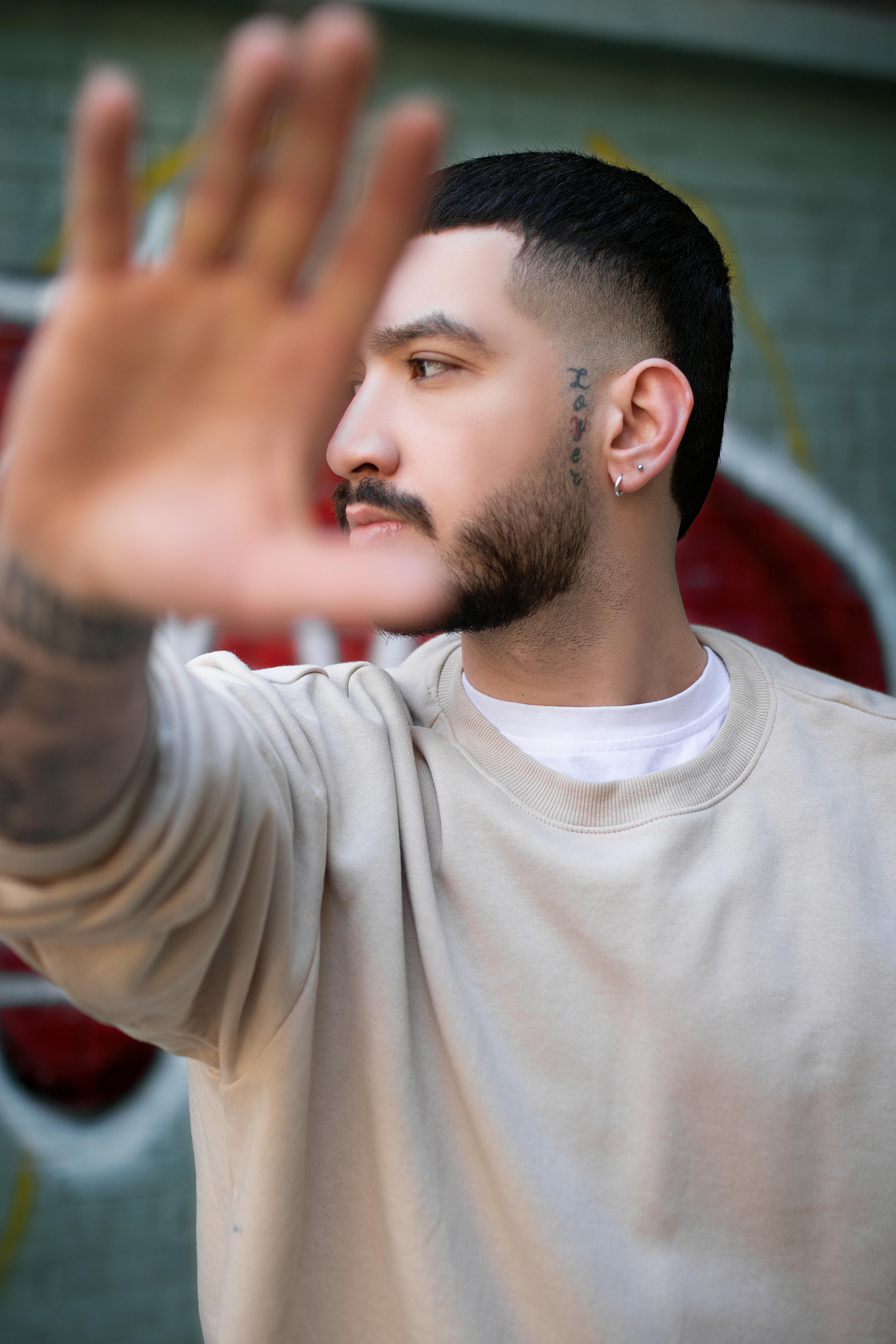 grátis Foto profissional grátis de alegre, ambiente urbano, ao ar livre Foto profissional