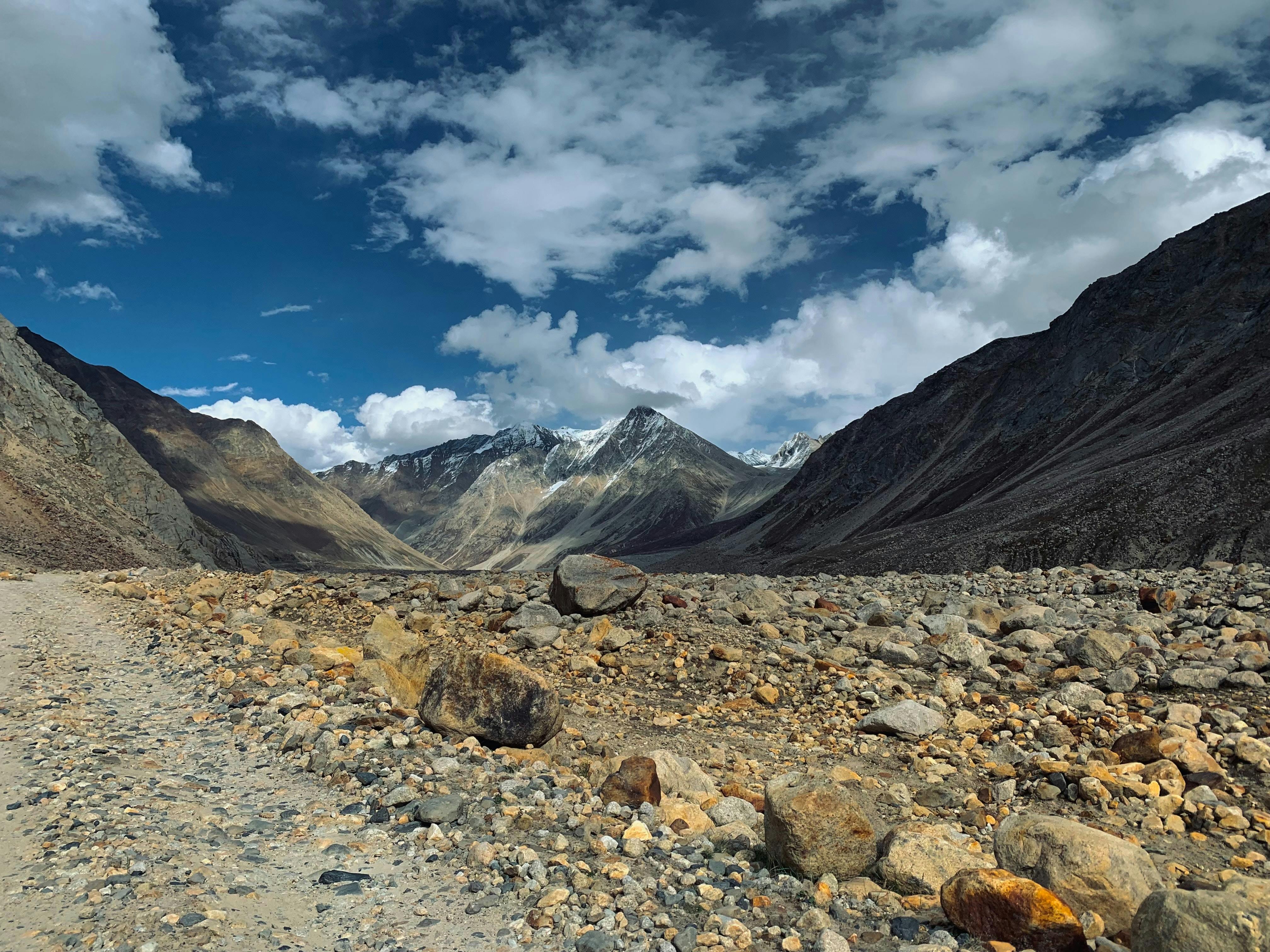 Barren Mountain Range · Free Stock Photo