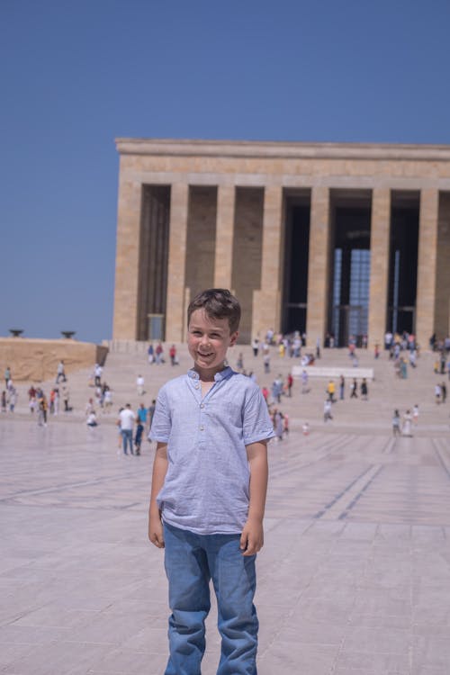 açık portre, anıtkabir, gülümsemek içeren Ücretsiz stok fotoğraf