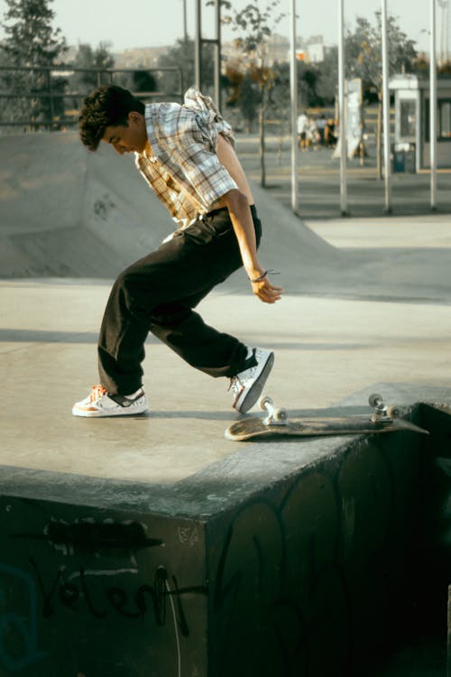 Δωρεάν στοκ φωτογραφιών με skateboarding, άνδρας, αστικός