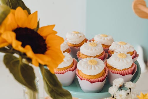 Fotobanka s bezplatnými fotkami na tému chutný, cupcake, dekorovaný