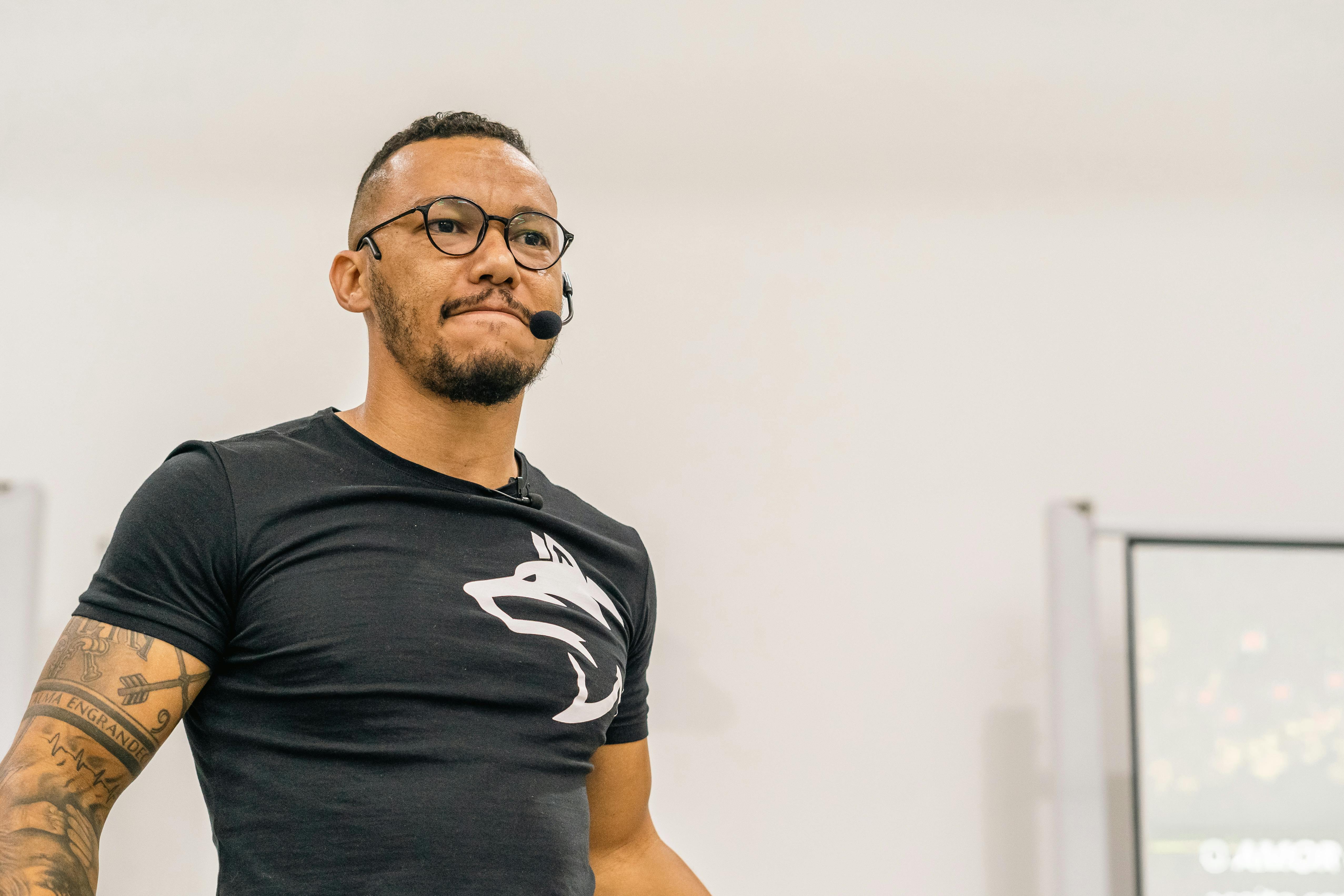 Guest Speaker In Classroom Setting