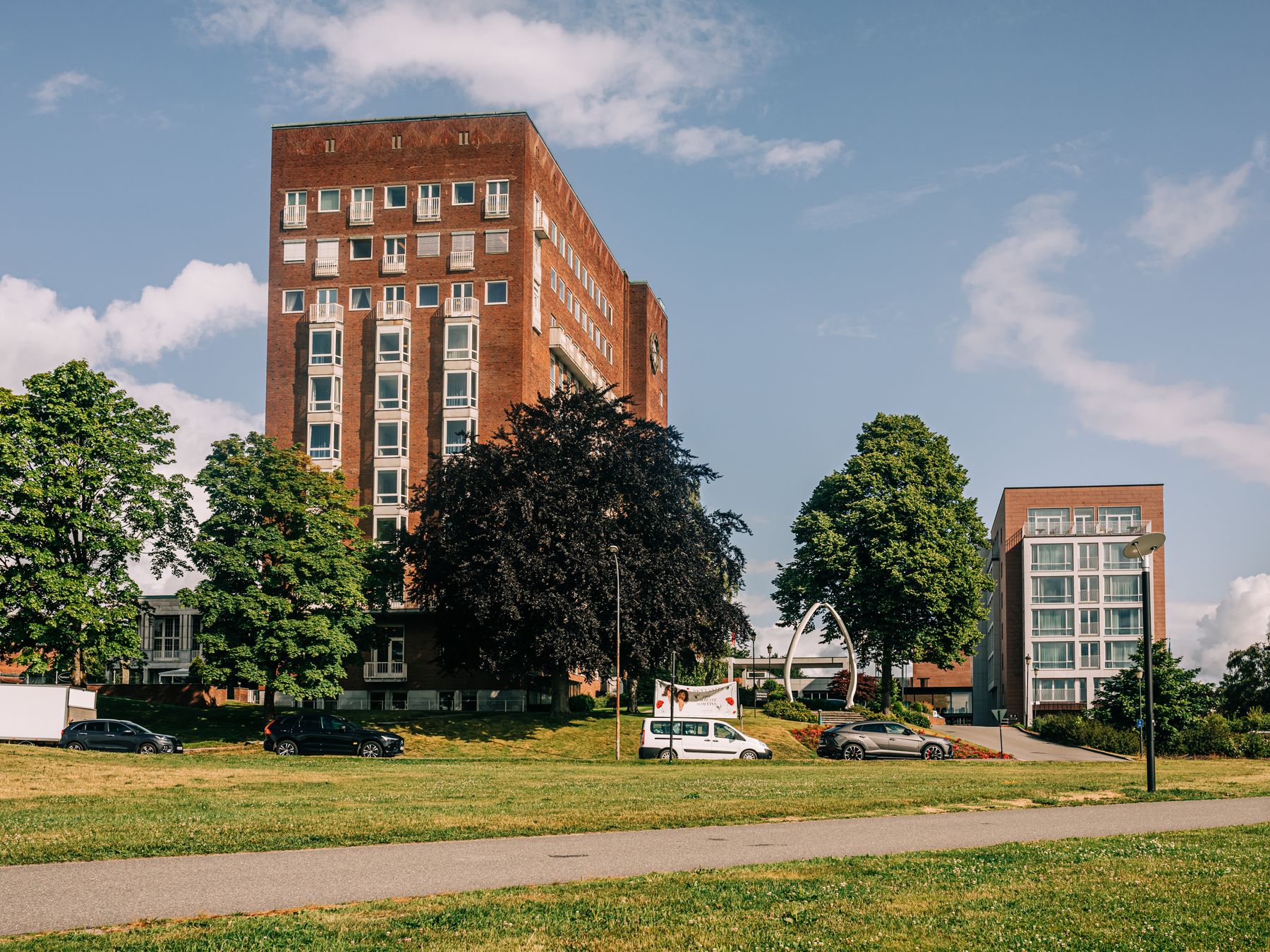 South Zeal — student move with boxes and a van