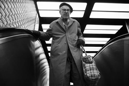 가방, 남자, 노인의 무료 스톡 사진