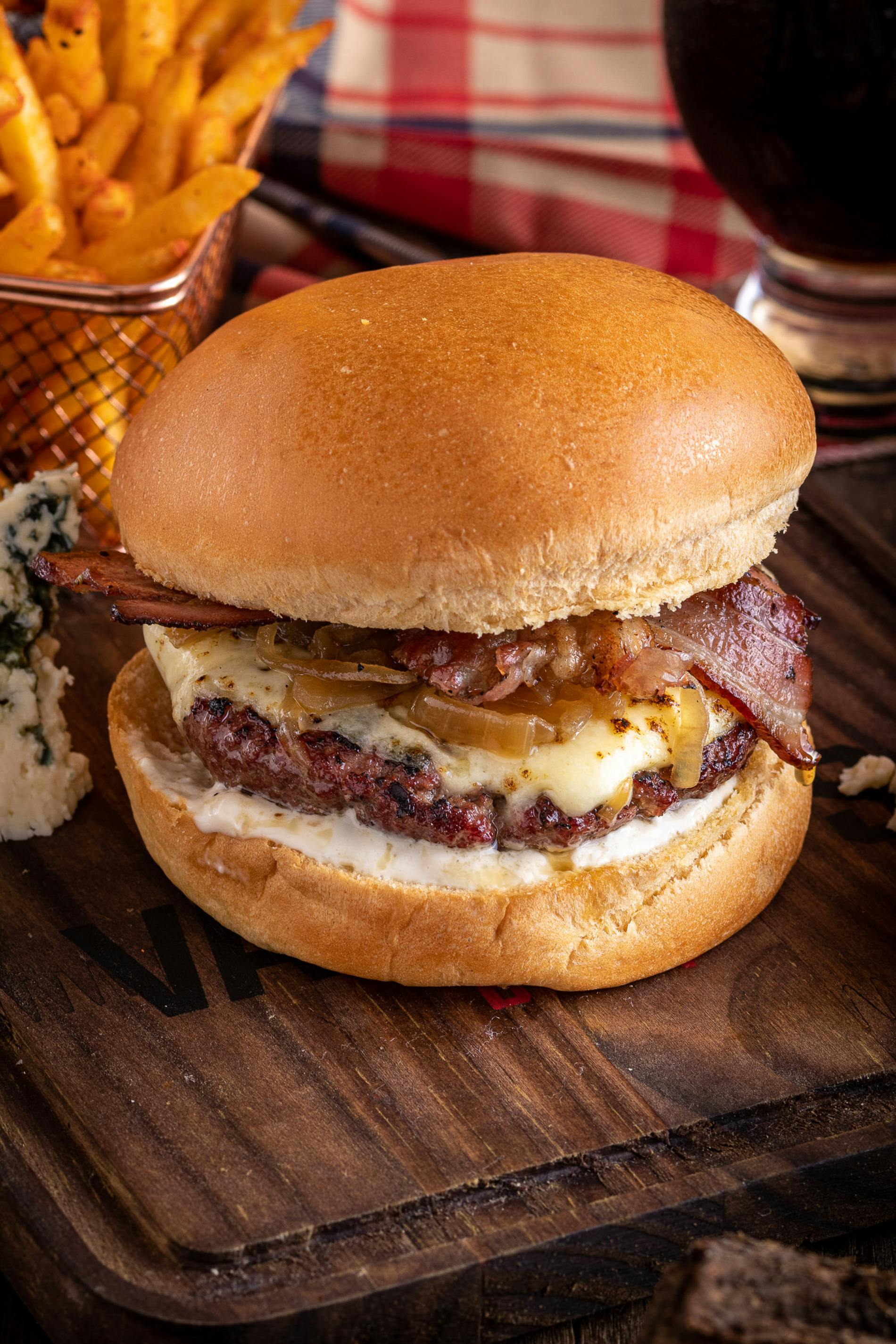 Món Hamburger Chay Thơm Ngon Cho Bữa Ăn Đầy Đủ Dinh Dưỡng