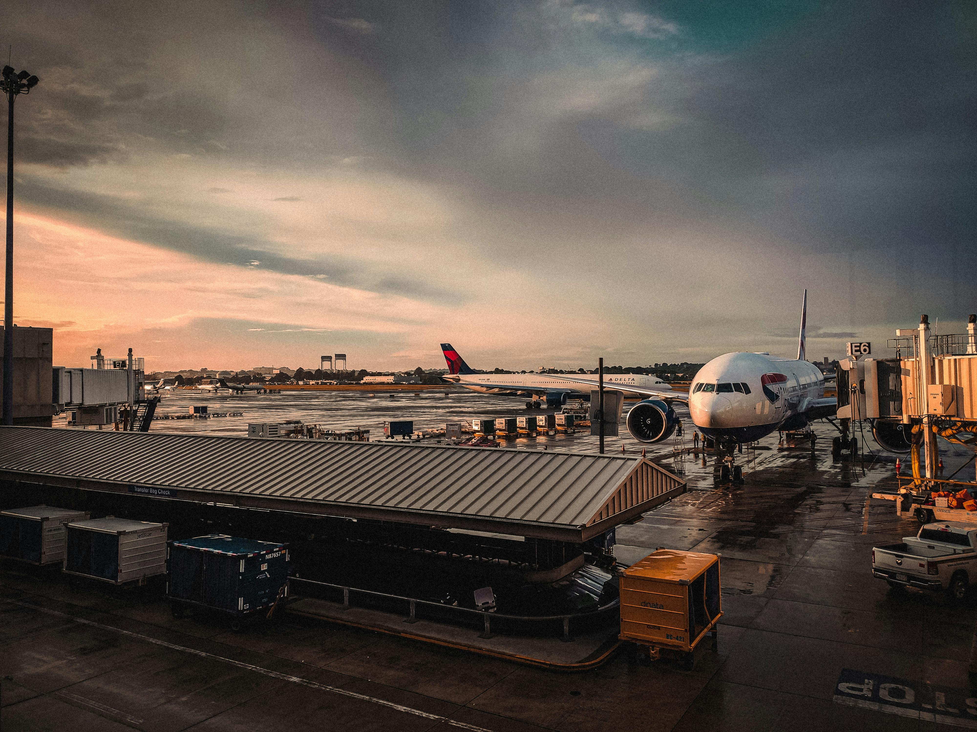 Transfer Capital One miles to Qantas Frequent Flyer with a 20% bonus [ends May 31] — Photo by BERKE BAYAR on Pexels