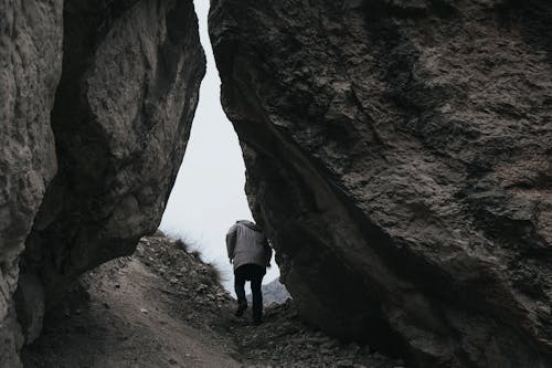 Foto stok gratis aktif, gua, gunung