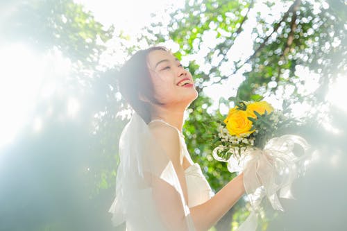 Immagine gratuita di bouquet, celebrazione, donna
