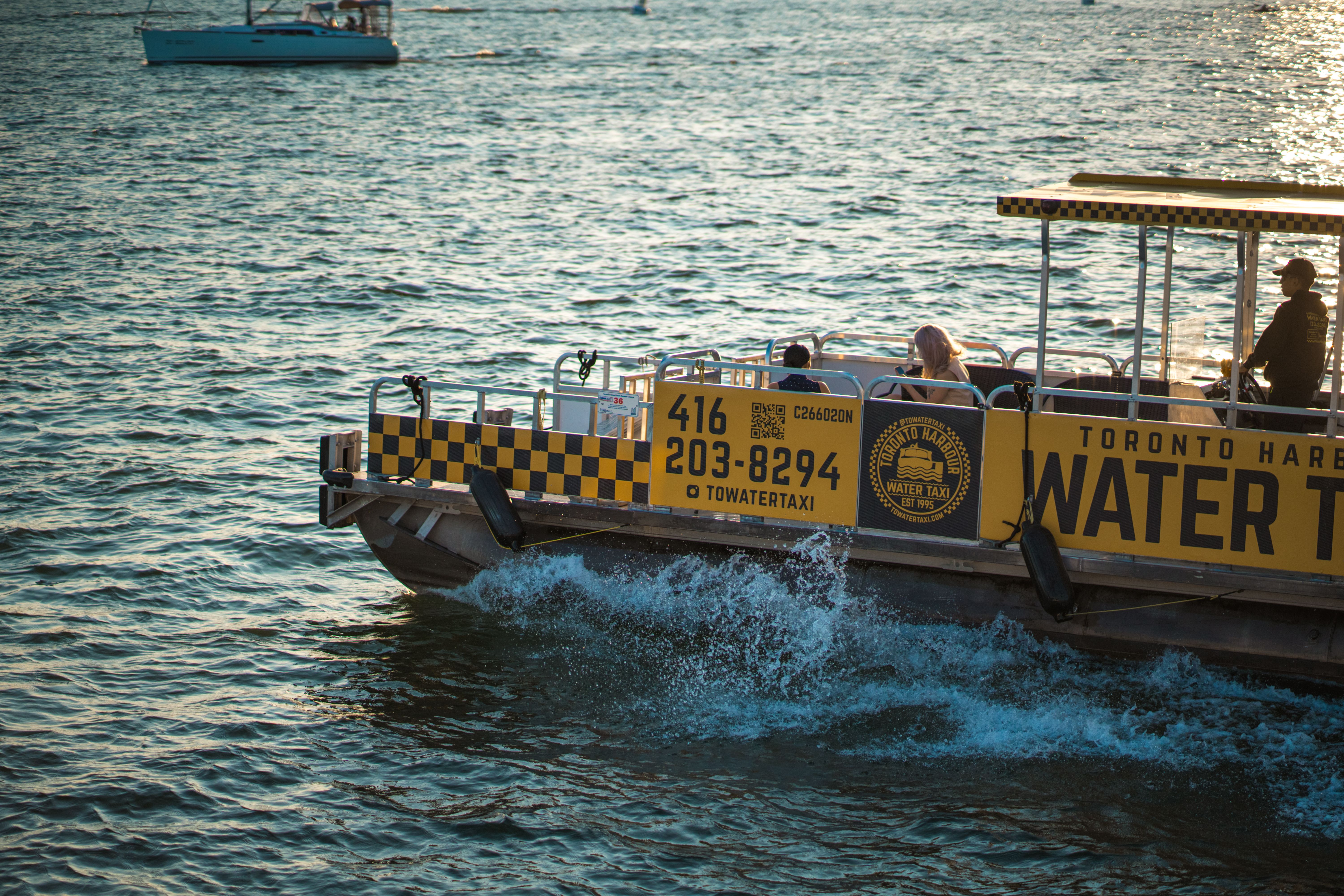 Toronto Island Water Taxi Service · Free Stock Photo