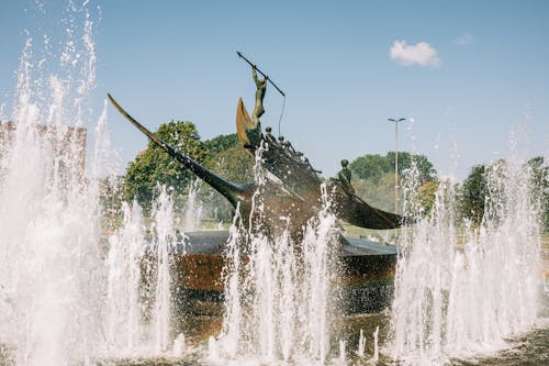 Fotobanka s bezplatnými fotkami na tému fontána, mesta, mesto