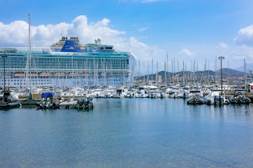 Photos gratuites de à quai, bateau de croisière, bateaux