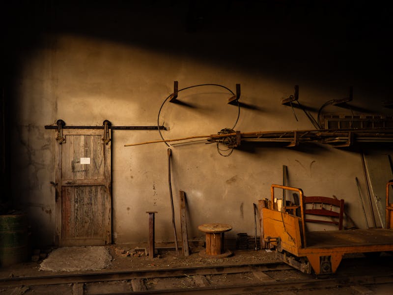 Detalle de trabajo y herramientas profesionales