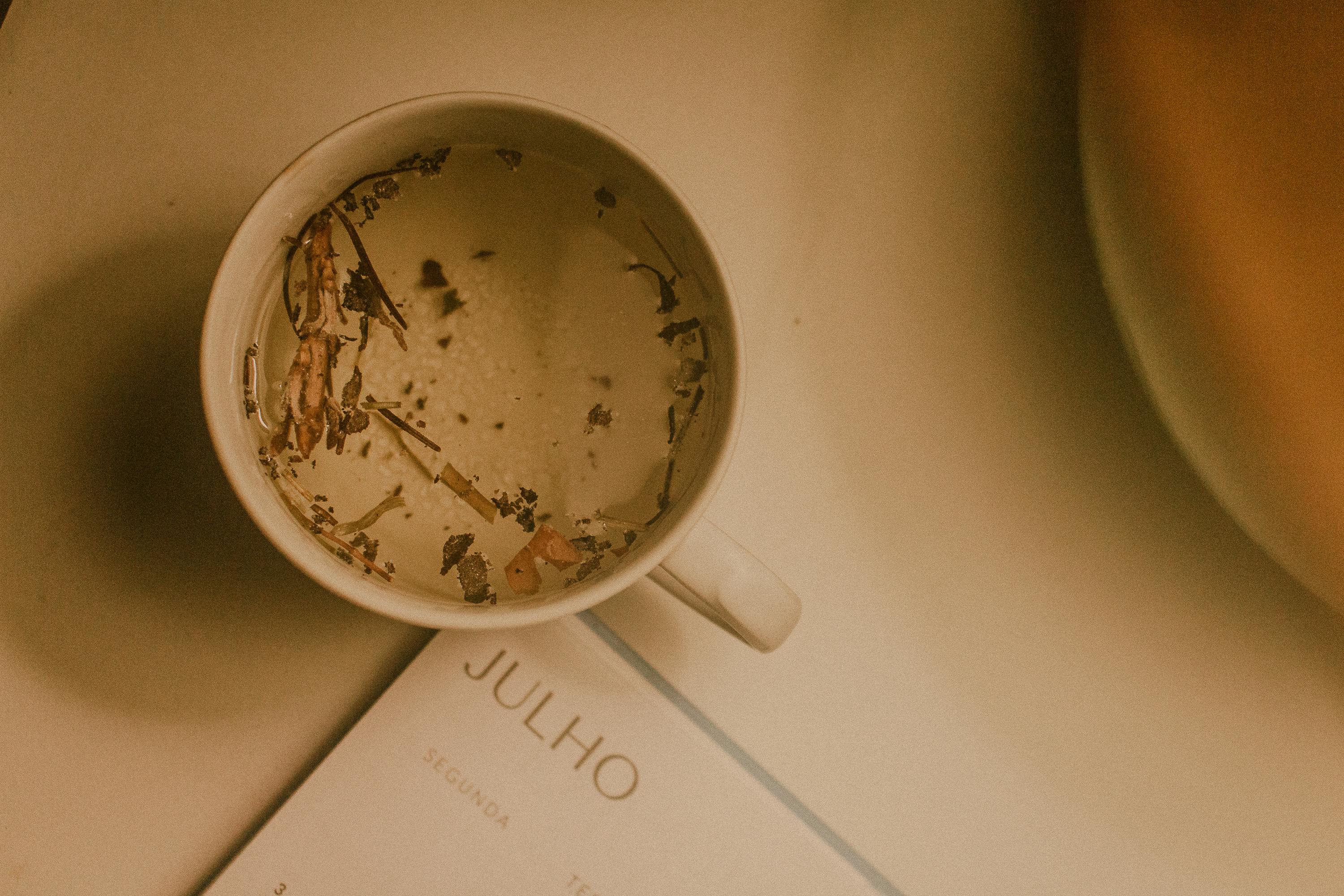 小型目標與日常儀式的分解圖，AI 圖像生成。