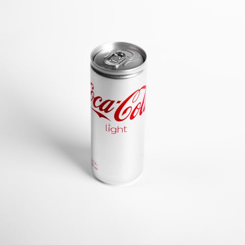 Ingyenes stockfotó coca cola, fehér háttér, fémdoboz témában