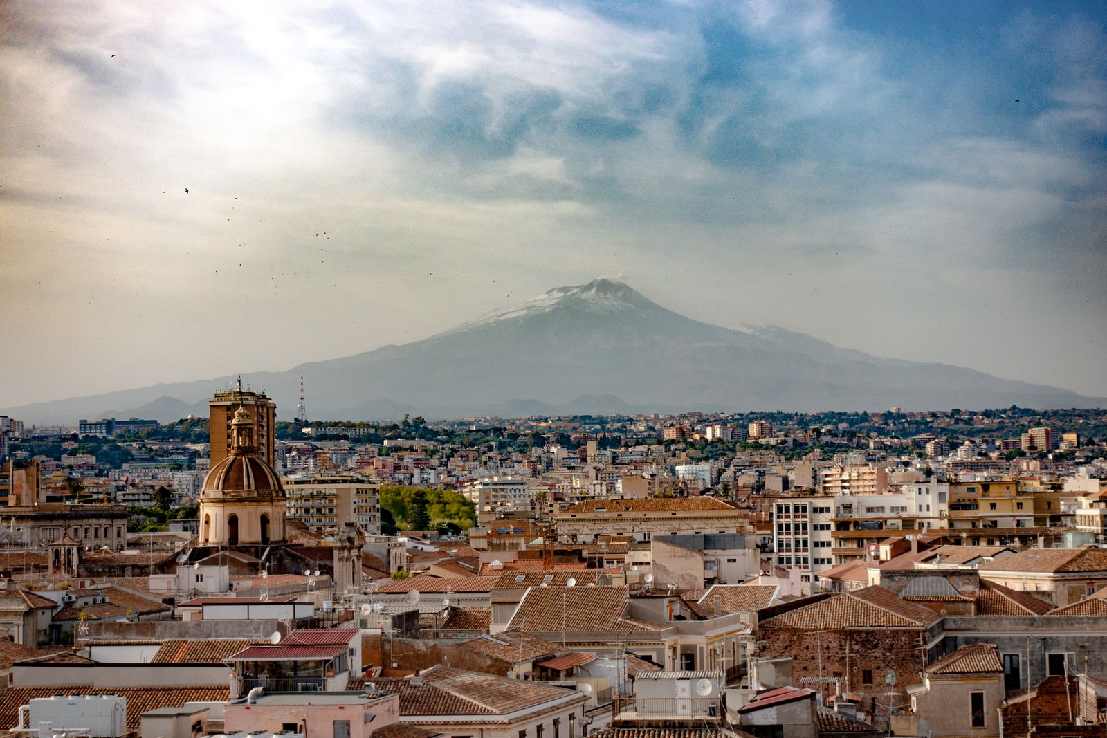 Cazare în Catania: cartierele de nord ale orașului, cu Etna în fundal
