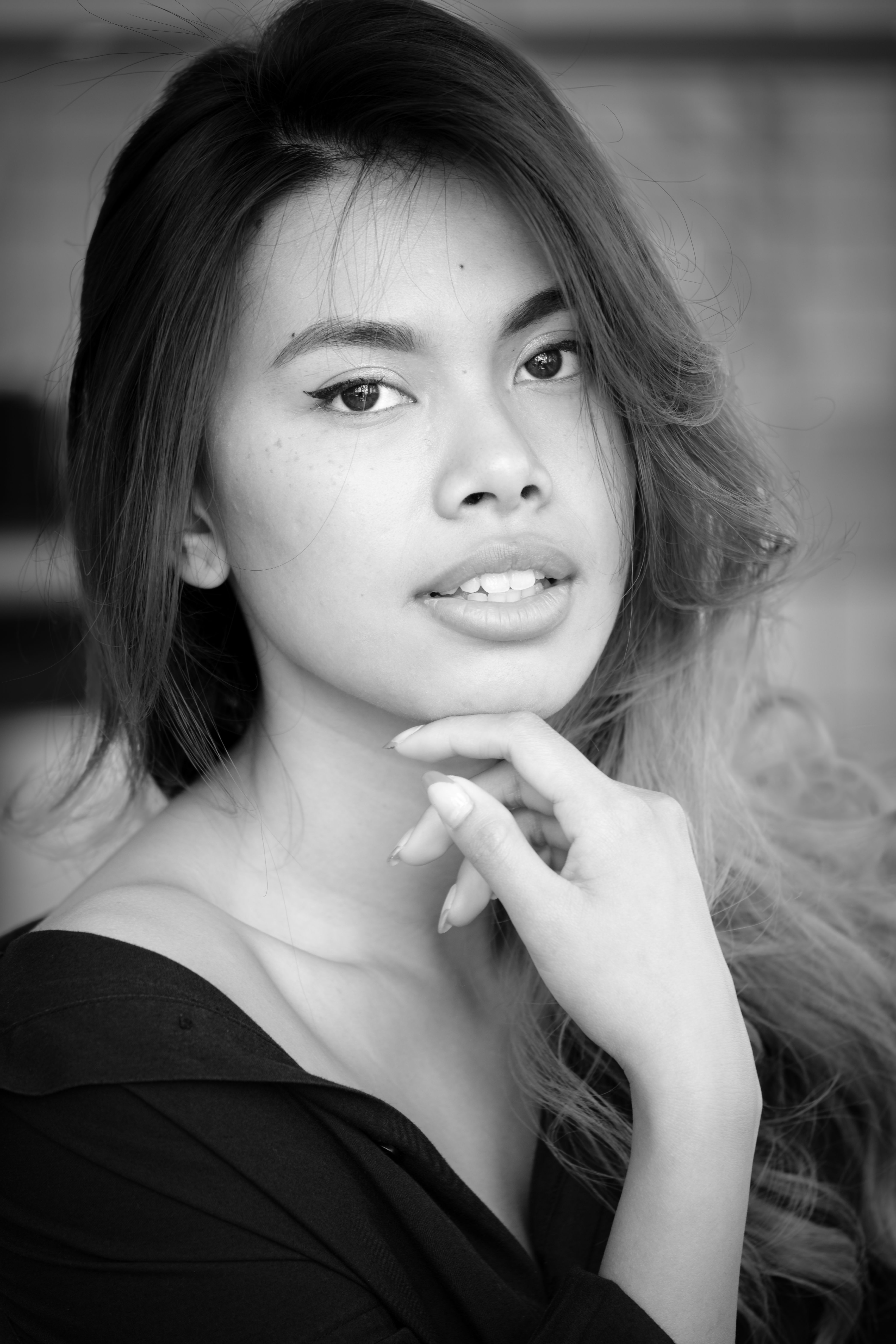 Woman Portrait in Black and White · Free Stock Photo