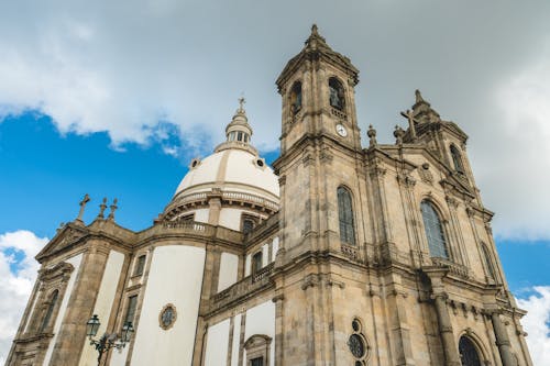 Santuário De Nossa Senhora Do Sameiro, Bela Igreja No Alto Da Colina. Braga Portugal. 7 De Julho De 2023.