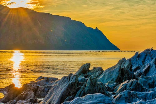 Gratis lagerfoto af klippefyldt, skifer, solnedgang