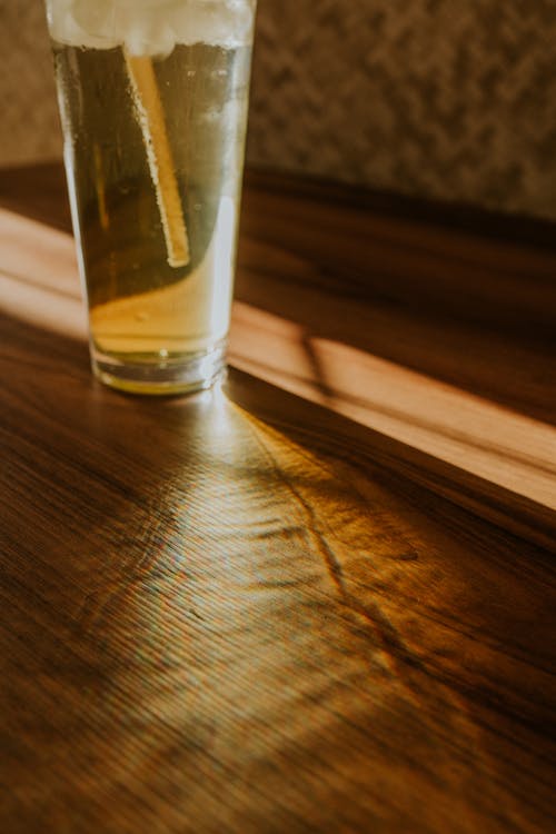 맥주, 빨대, 수직 쐈어의 무료 스톡 사진
