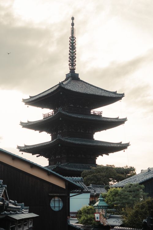 Free Serene view of Yasaka Pagoda in Kyoto at sunset, capturing its iconic historical charm. Stock Photo
