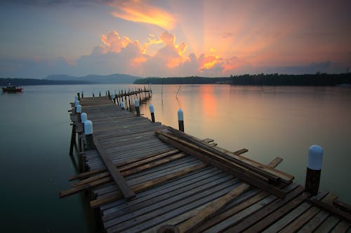 Papan Kayu Di Dermaga