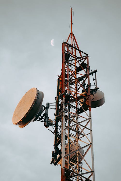 Gratis lagerfoto af antenner, byggeri, lodret skud