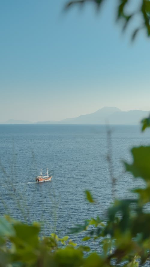 Foto d'estoc gratuïta de aigua, barca, mar