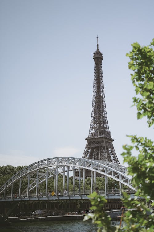 Fotobanka s bezplatnými fotkami na tému budova, cestovať, Eiffelova veža