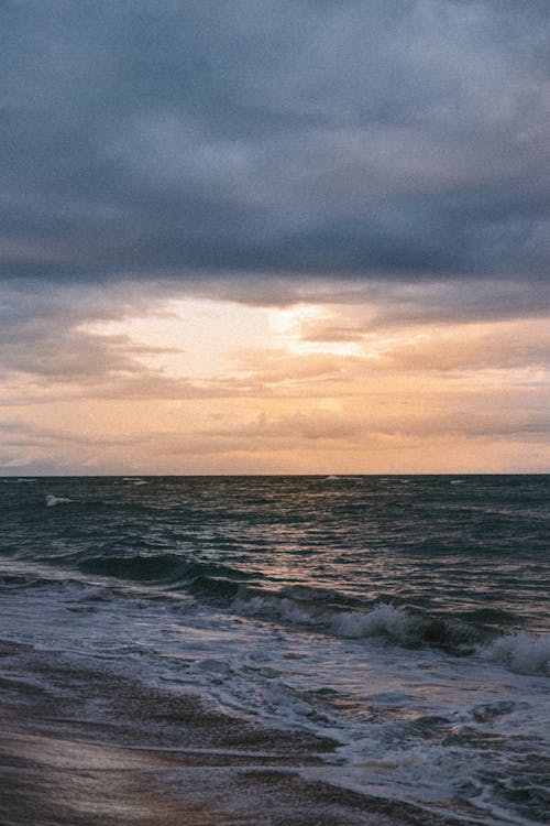Kostnadsfri bild av hav, kust, moln