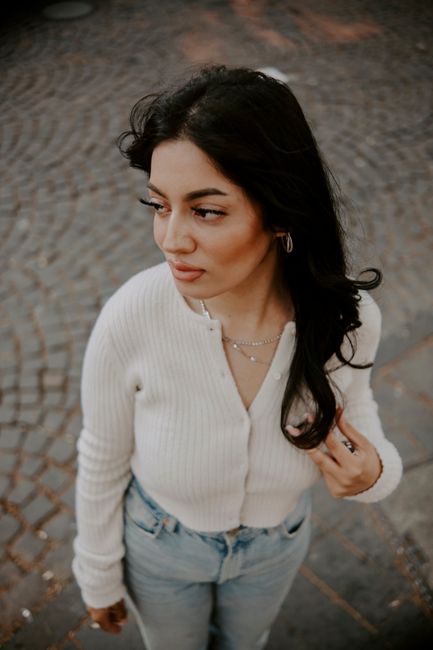 Cardigan crème avec un jean clair, tout simple mais exactement ce qu'il me fallait aujourd'hui 🤍
#tenuedujour #cream #cardigan #jeans