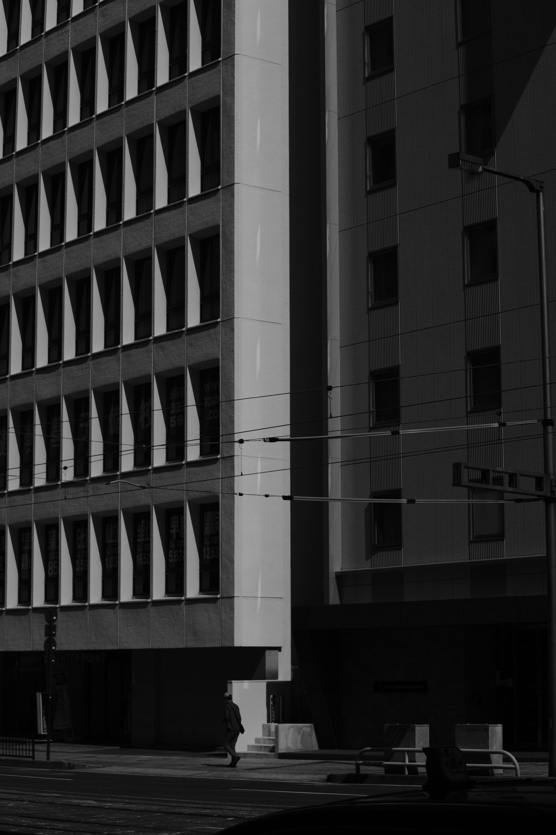 Architettura contemporanea in bianco e nero