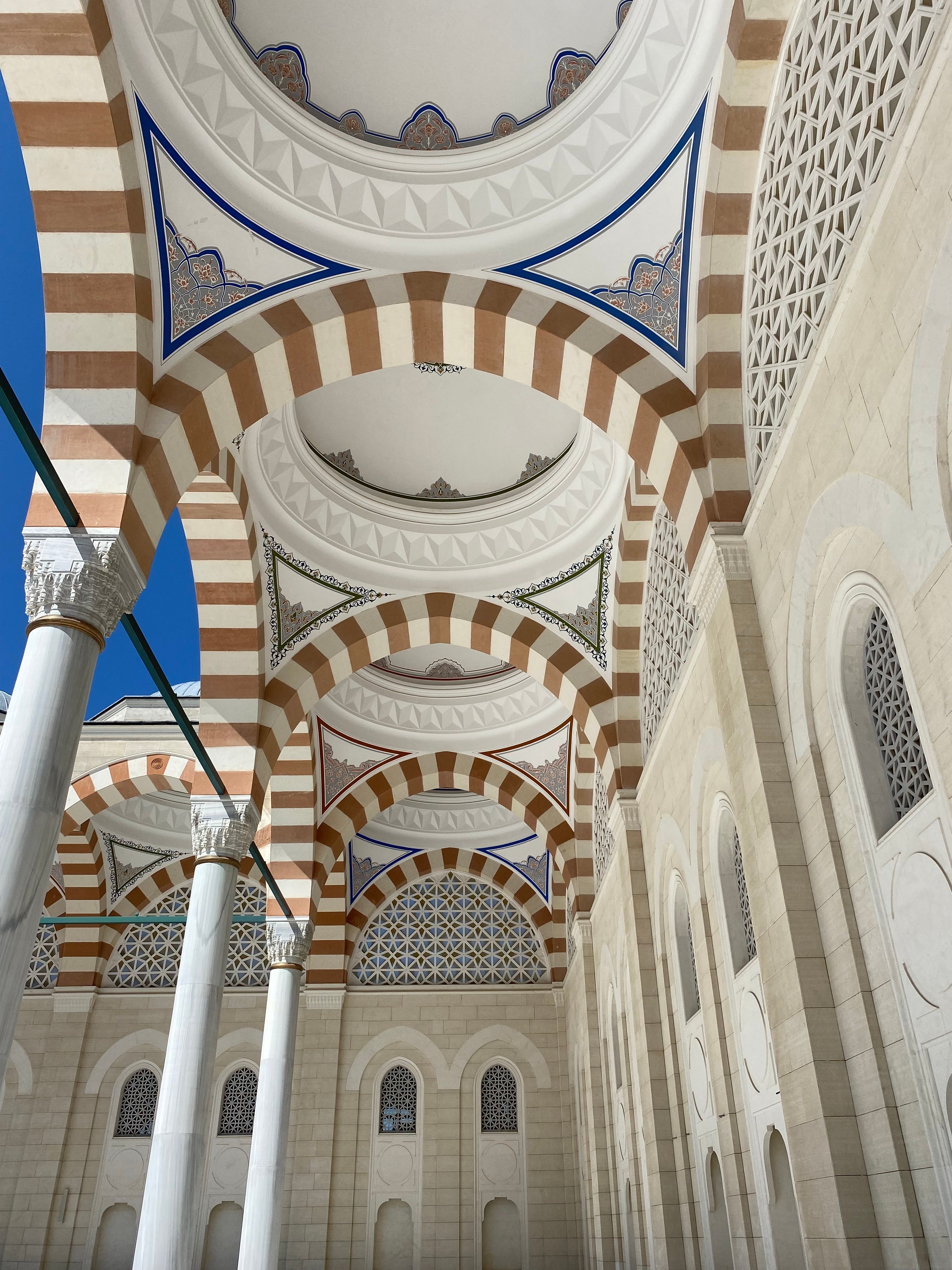 Ornamented Colonnade and Ceiling in Camlica Mosque · Free Stock Photo