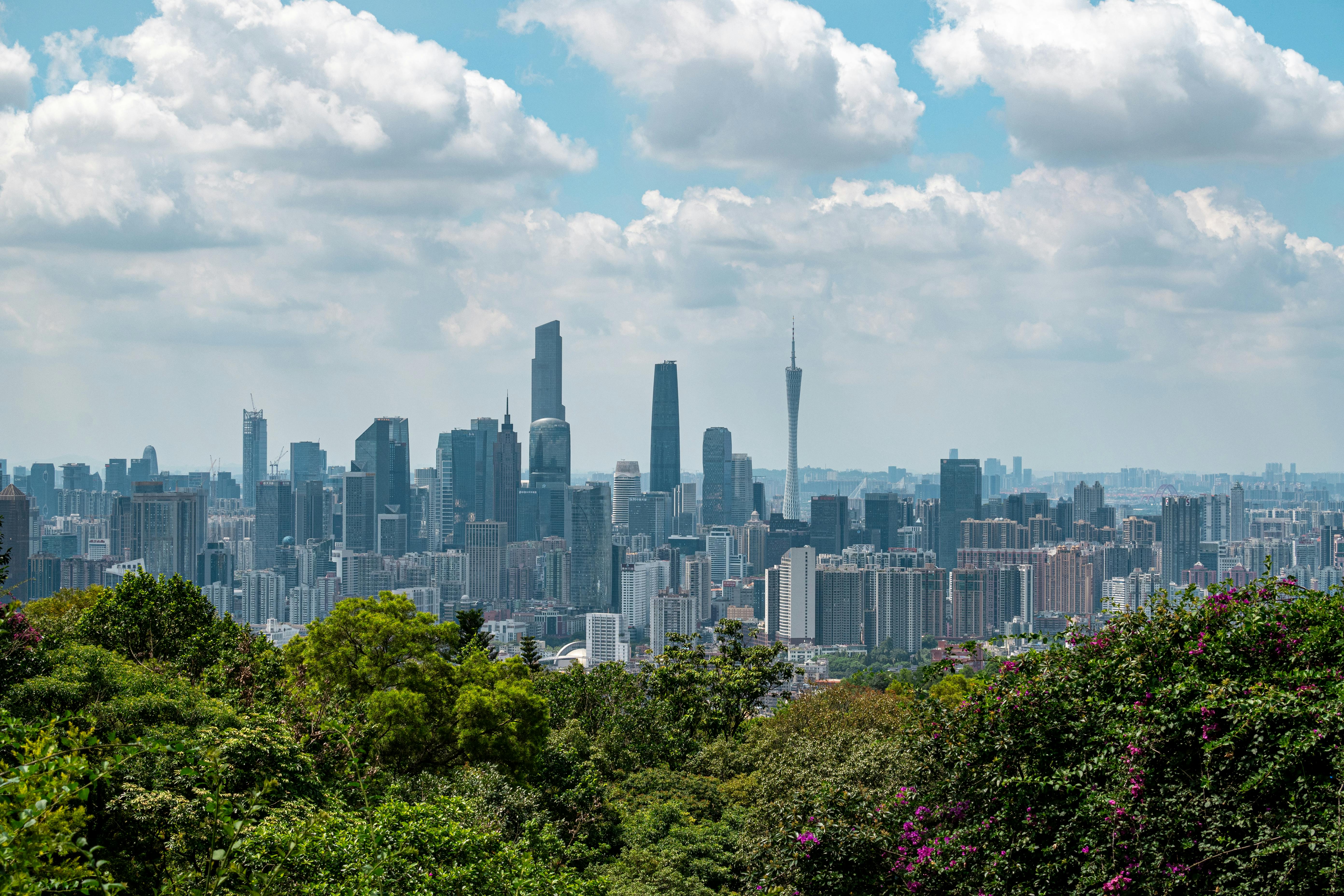 Chongqing Rises as Top Dual Destination in China’s New Year Travel Surge — Photo by 越过山丘 on Pexels