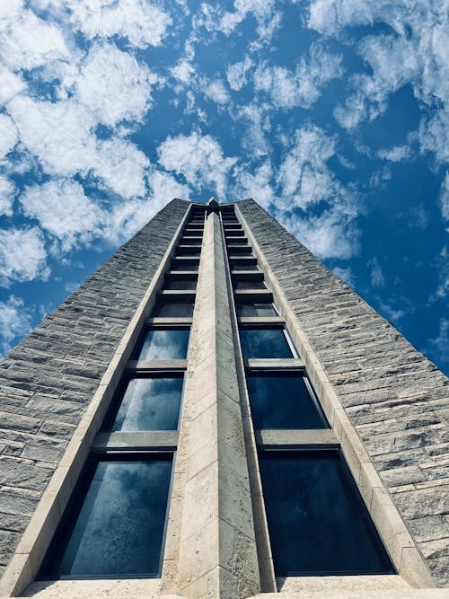 Fotos de stock gratuitas de edificio, foto de ángulo bajo, muro