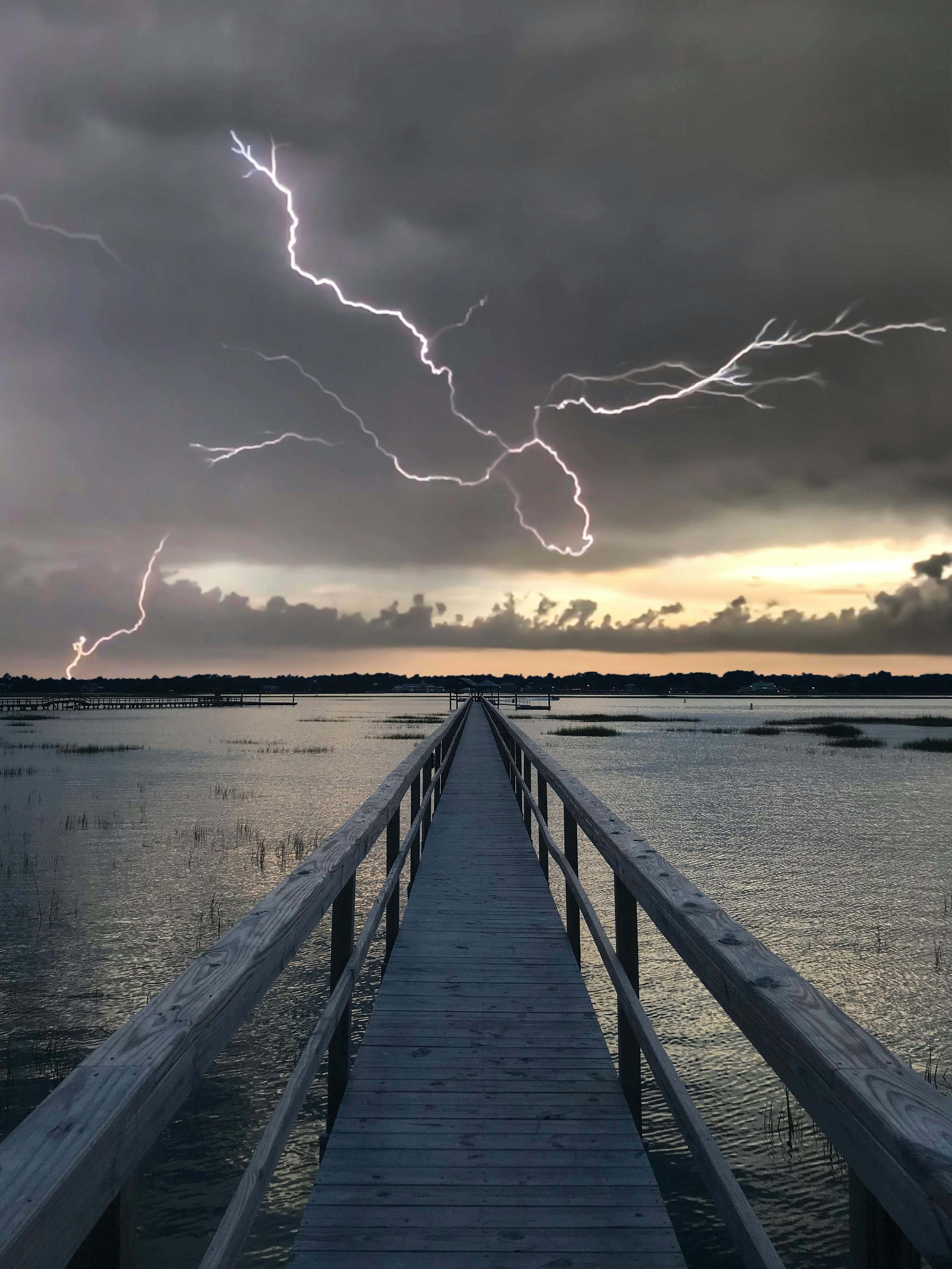 Foto profissional gratuita de \u00e1gua, ao ar livre, cais