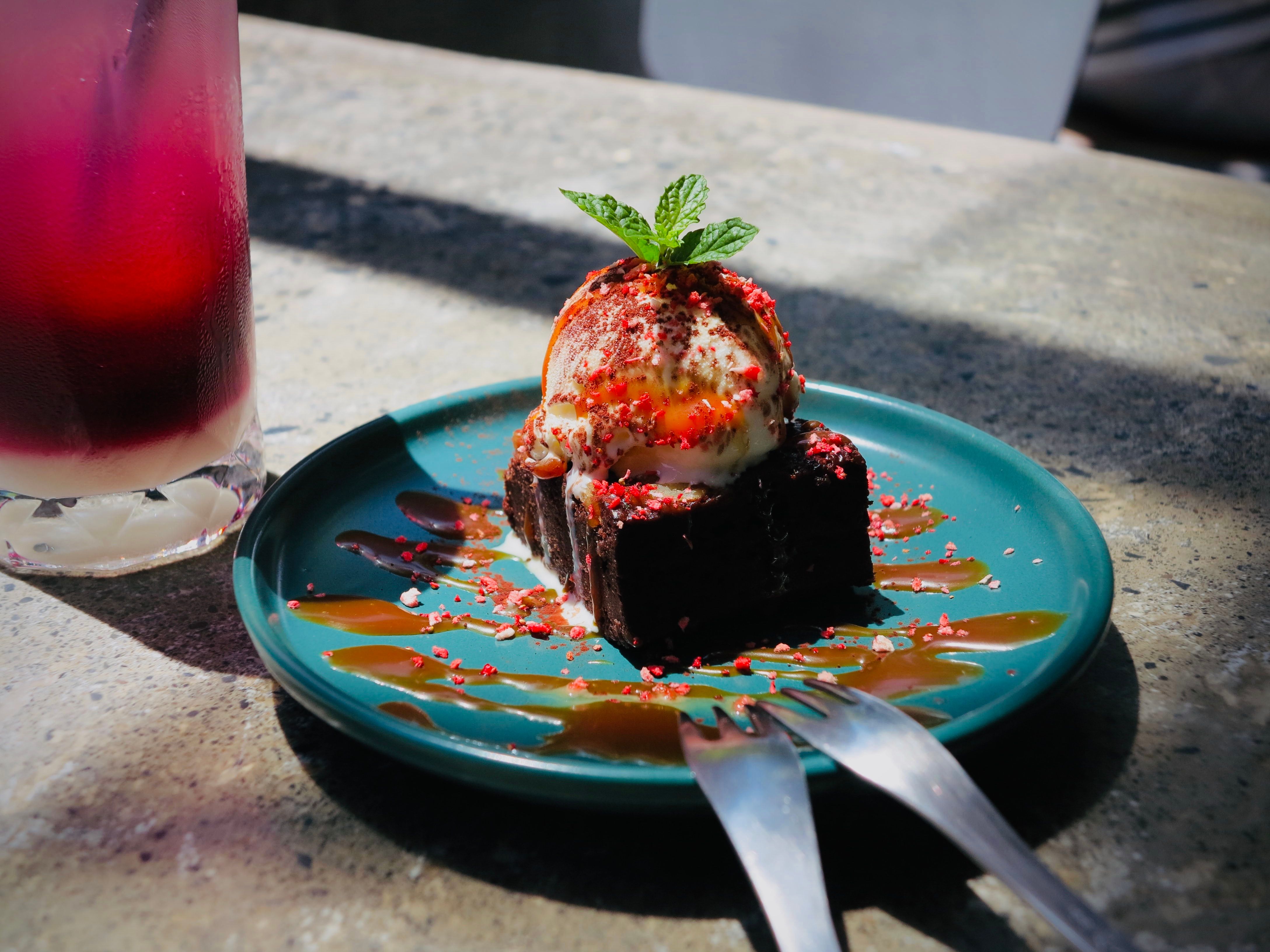 Dark-Chocolate Brownies with Fresh Raspberries