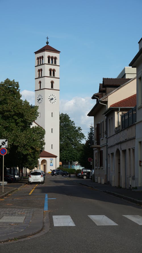 Foto profissional grátis de capela, católico, cidade