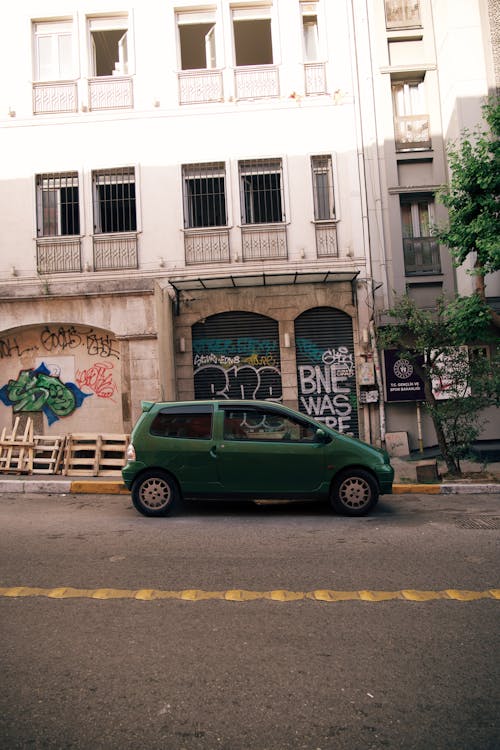 Základová fotografie zdarma na téma auto, cestování, graffiti