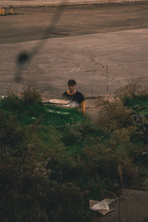 Fotobanka s bezplatnými fotkami na tému chôdza, čierne zrkadlo, duch