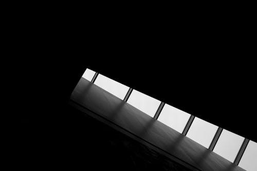 Ingyenes stockfotó ablakok, belső, fekete-fehér témában