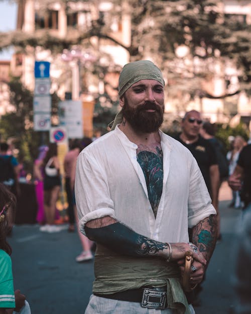 Fotos de stock gratuitas de bandana, barba, Camisa blanca