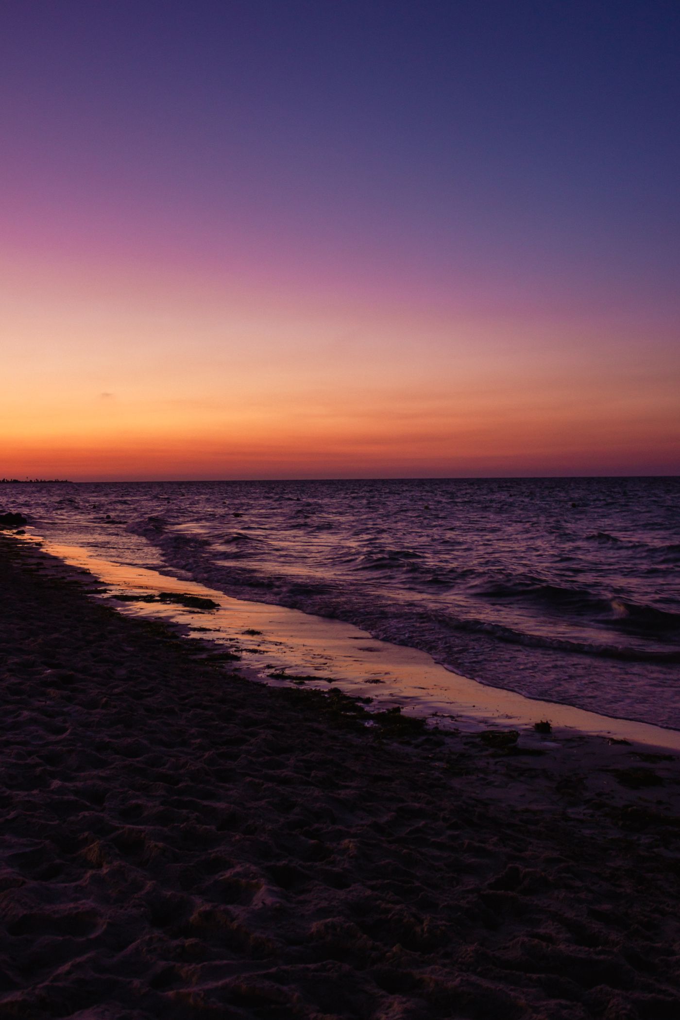 Zachód słońca na plaży na Djerbie