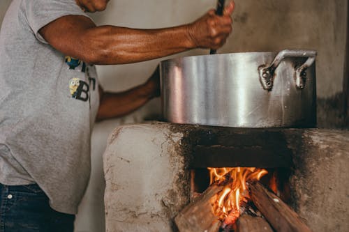 Fotos de stock gratuitas de cacerola, chef, chimenea