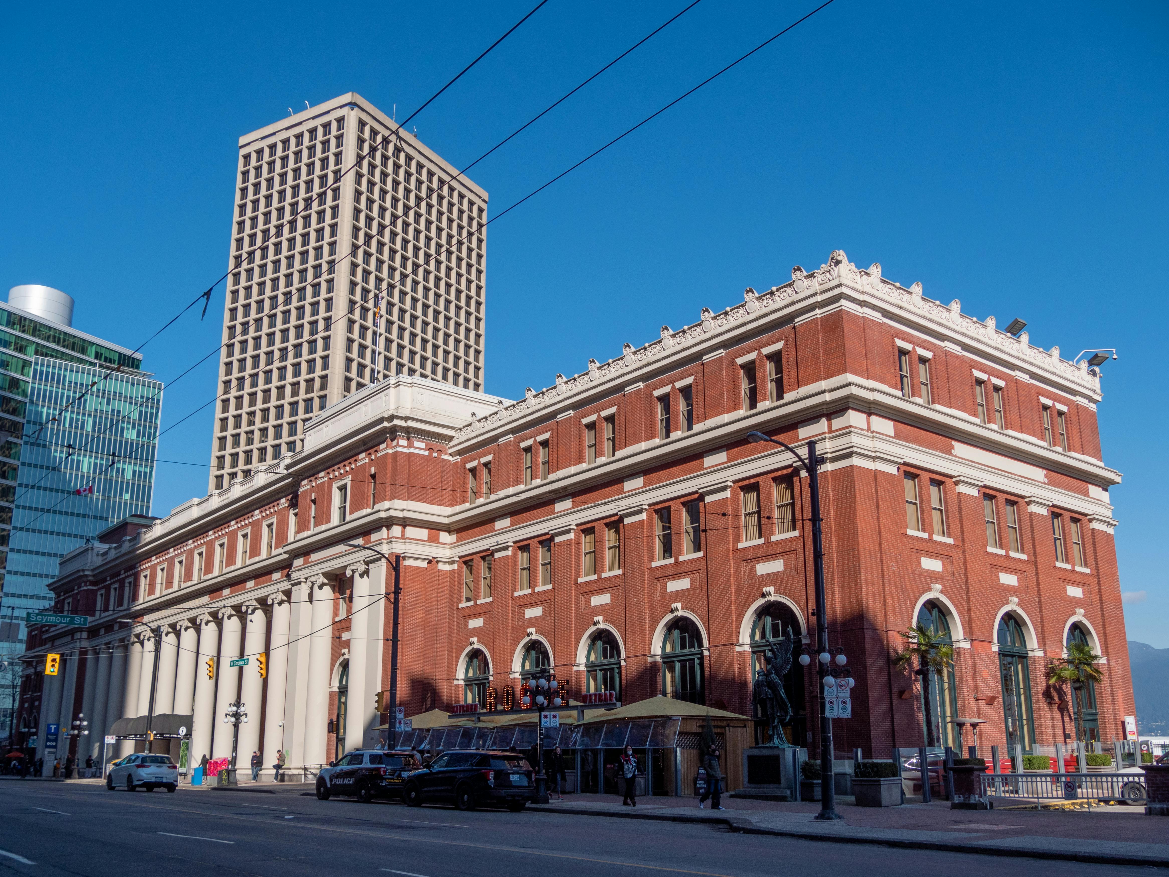 CIBC Innovation Banking Provides €10m in Growth Financing to Embedded Insurance Platform Qover — Photo by Rodrozen Design & B