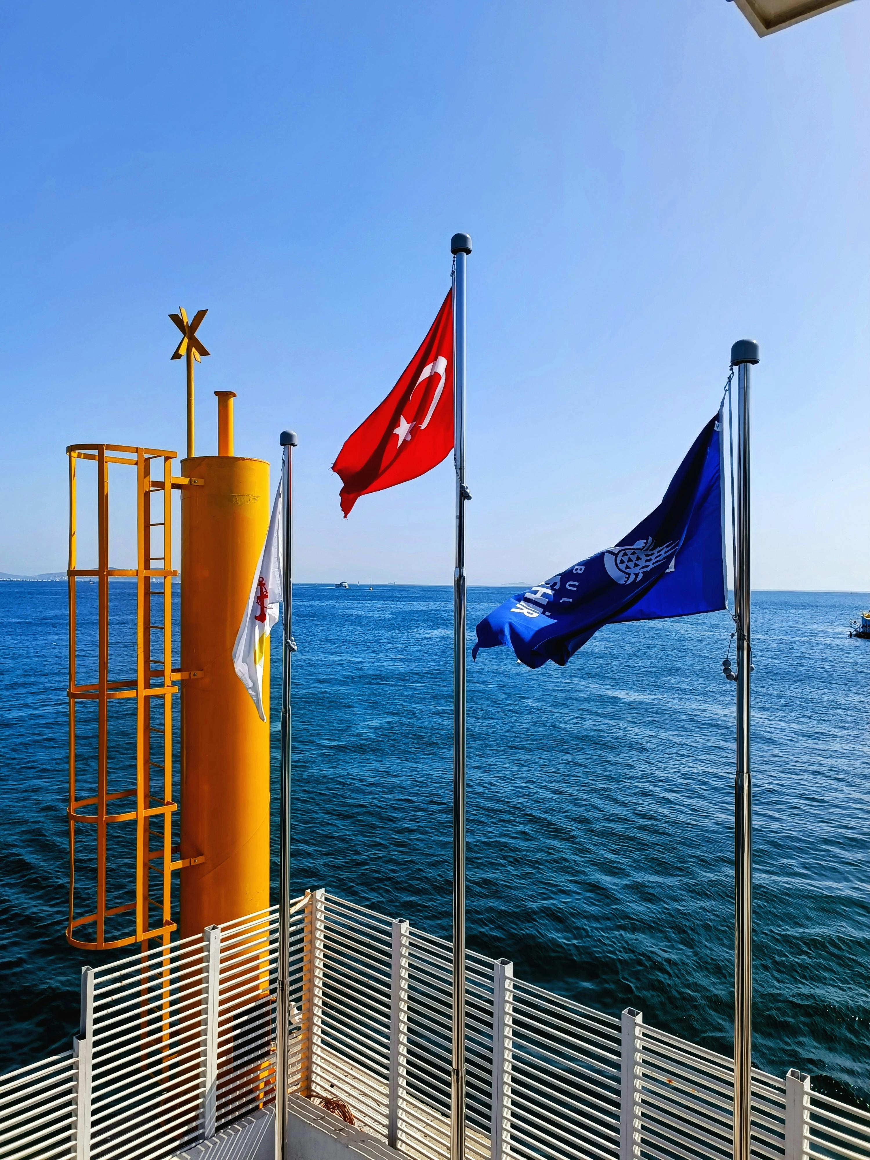 Gratuit Photos gratuites de agitant des drapeaux, architecture, bateaux Photos