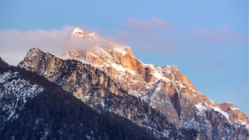 Fotobanka s bezplatnými fotkami na tému Alpy, broskyňa, broskyňový