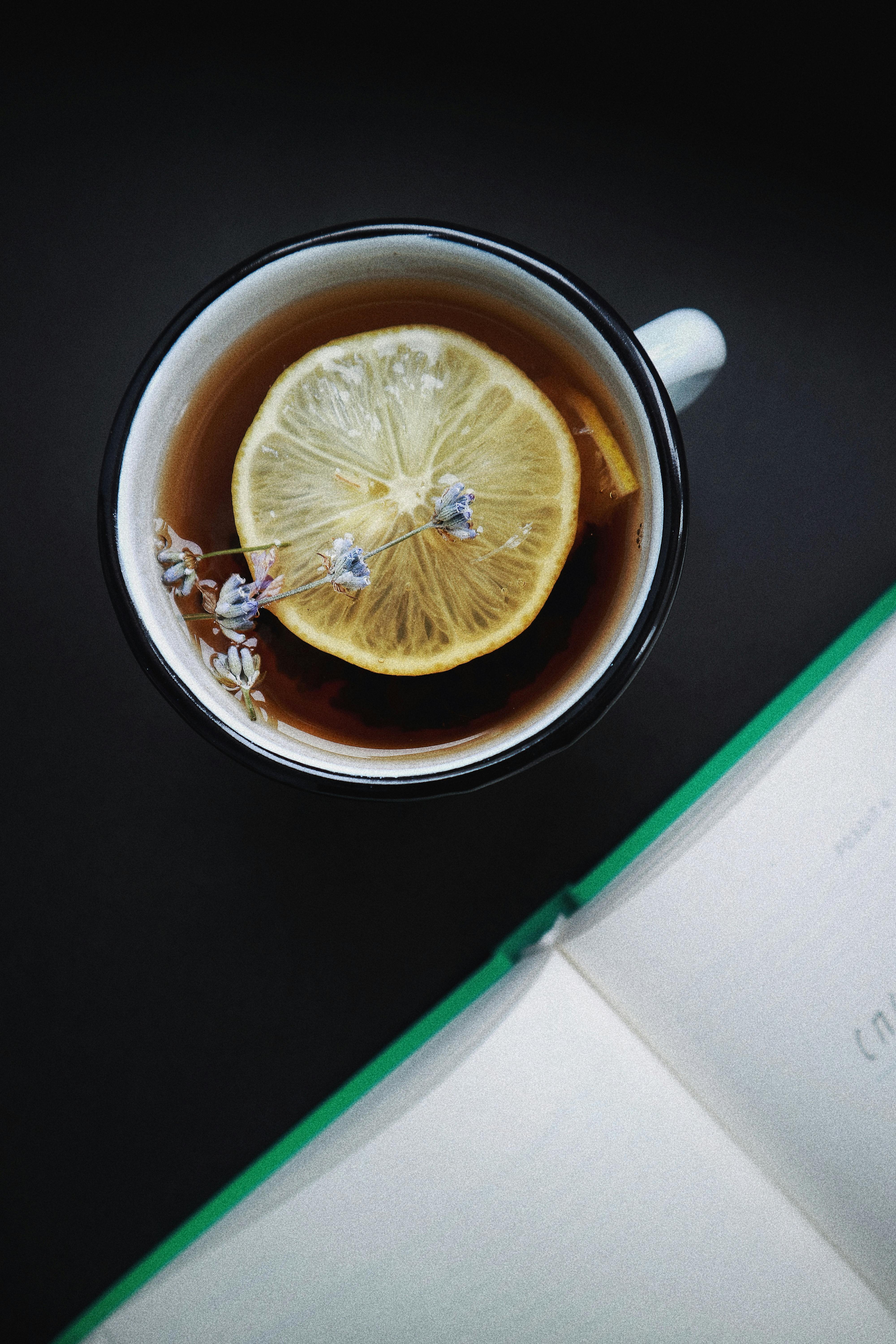 Teetasse Mit Geschnittener Zitrone · Kostenloses Stock Foto