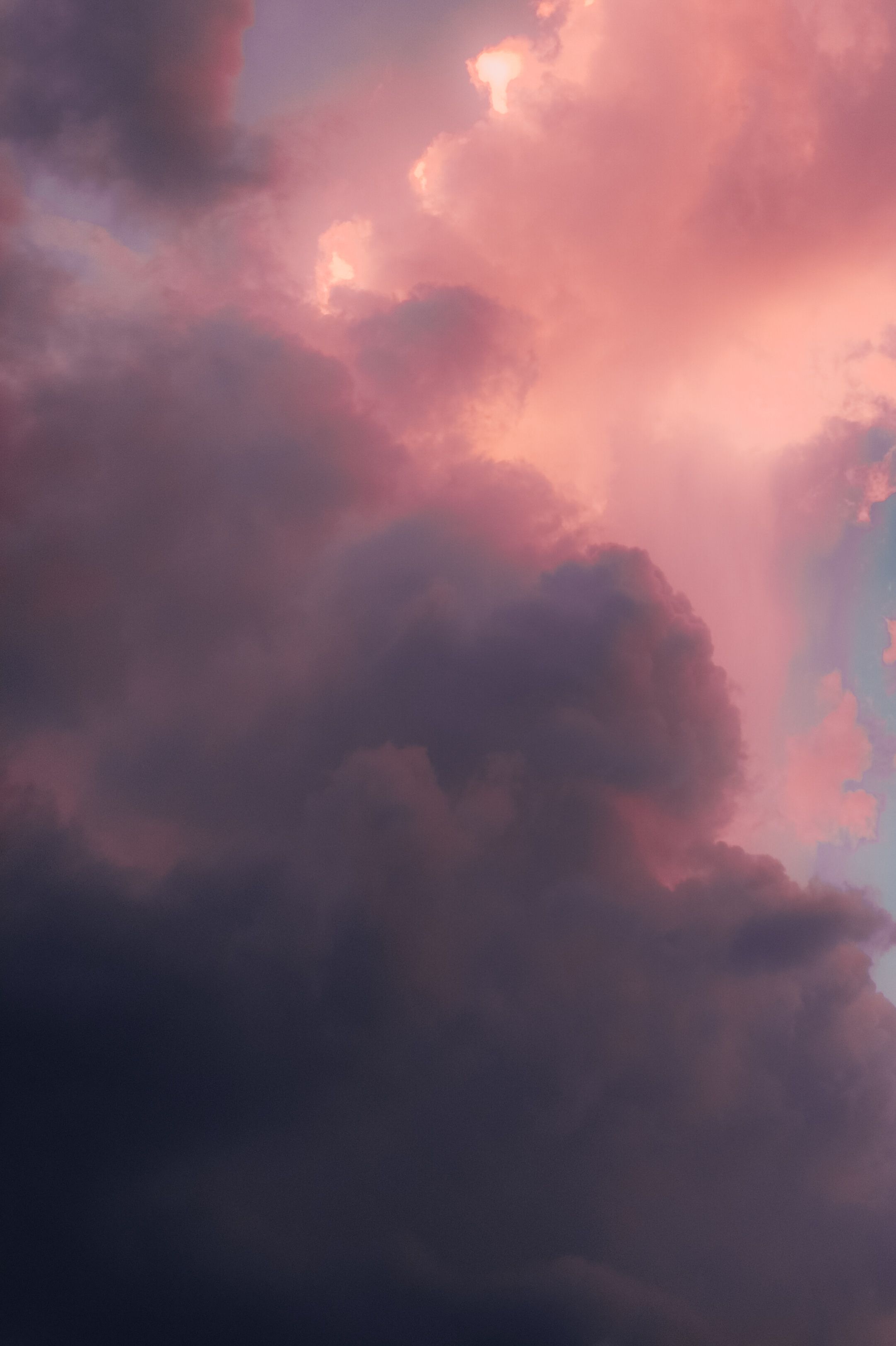 A pink and purple sky with clouds · Free Stock Photo
